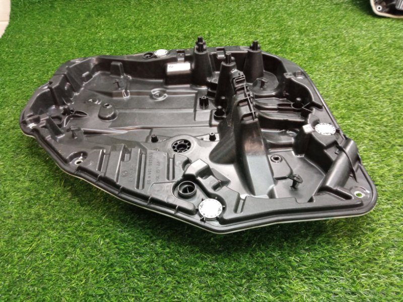 Стеклоподъемник электр. задний правый