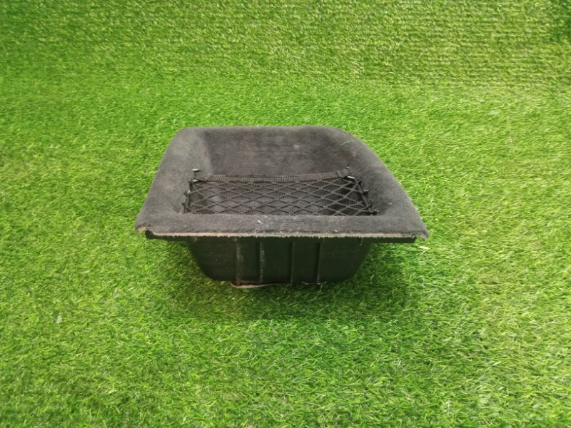 Обшивка багажника