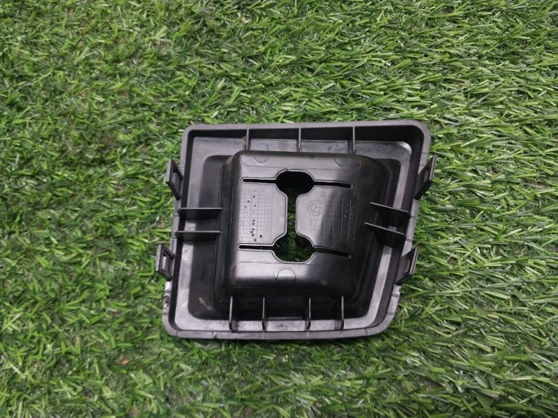 Накладка крышки багажника