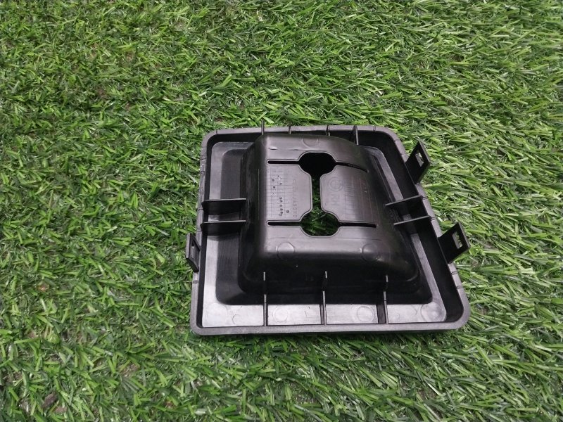 Накладка крышки багажника