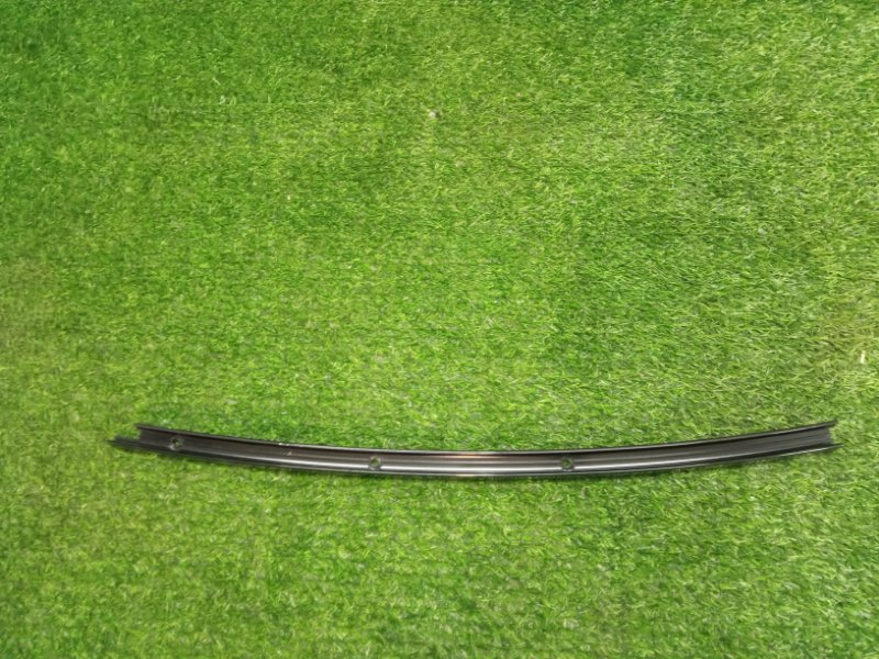 Накладка стекла заднего правого