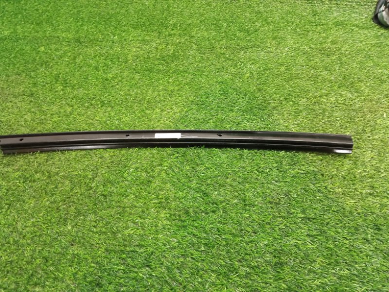 Накладка стекла заднего правого