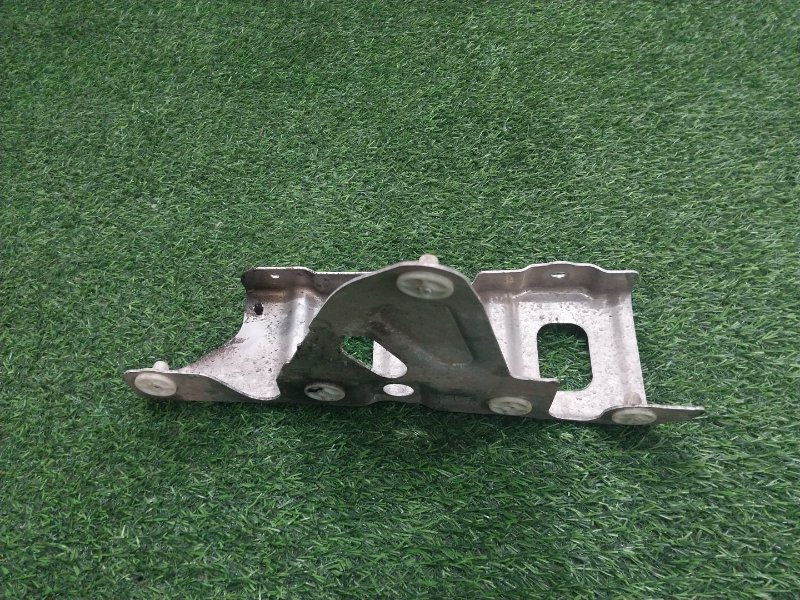 Кронштейн (сопут. товар)