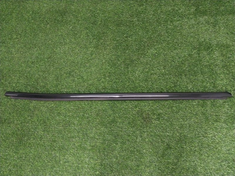 Накладка стекла заднего правого