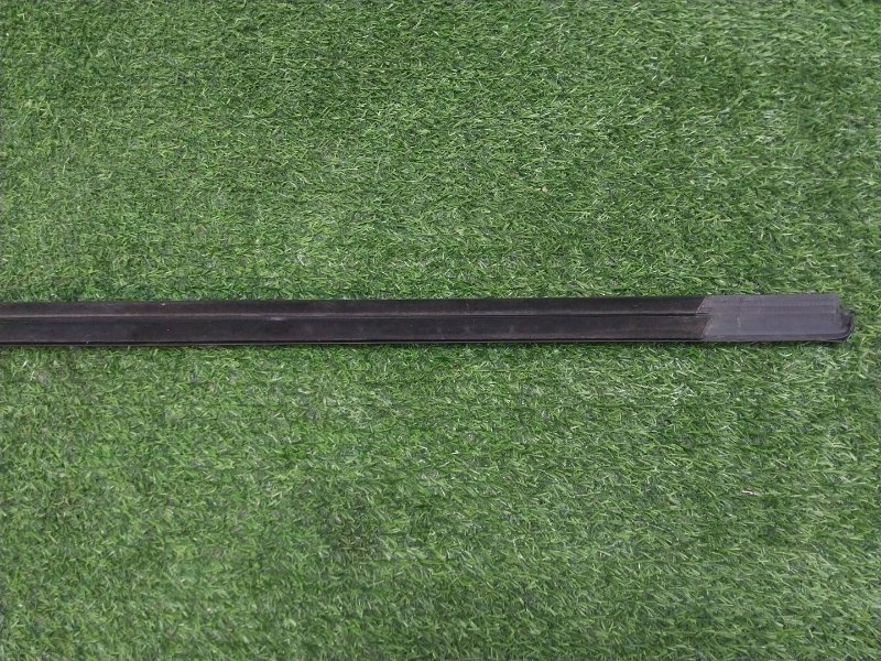 Накладка стекла заднего правого