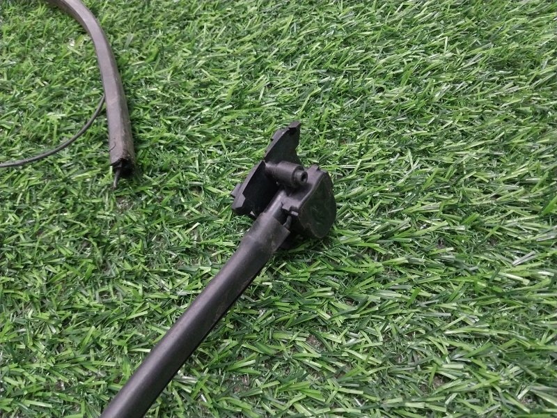 Форсунка омывателя лобового стекла