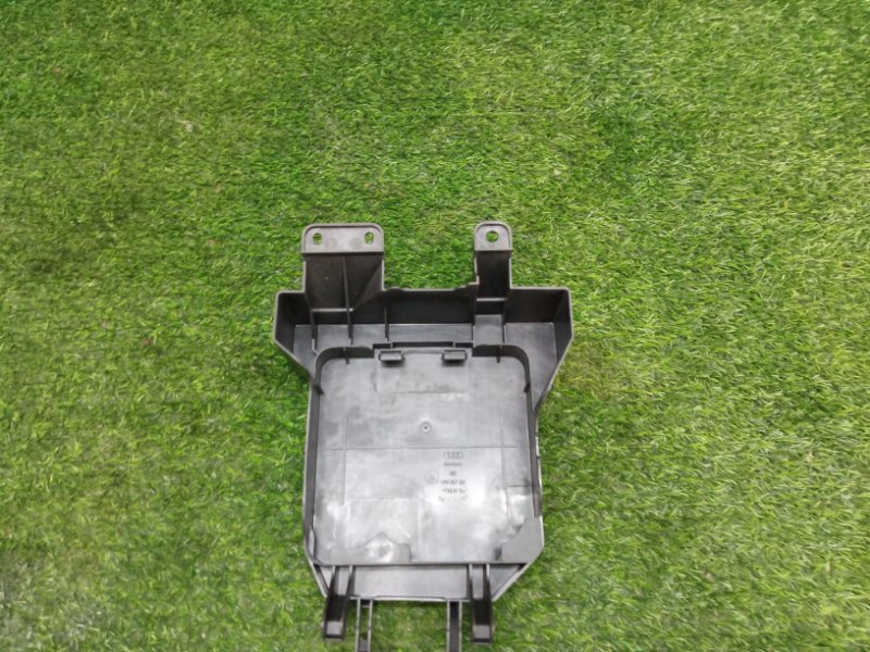 Кронштейн блока управления двигателем