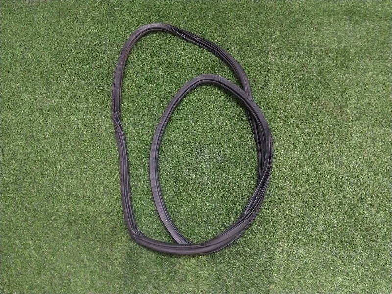 Уплотнитель двери