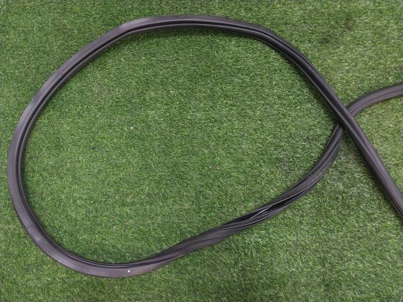 Уплотнитель двери