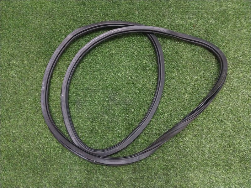 Уплотнитель двери