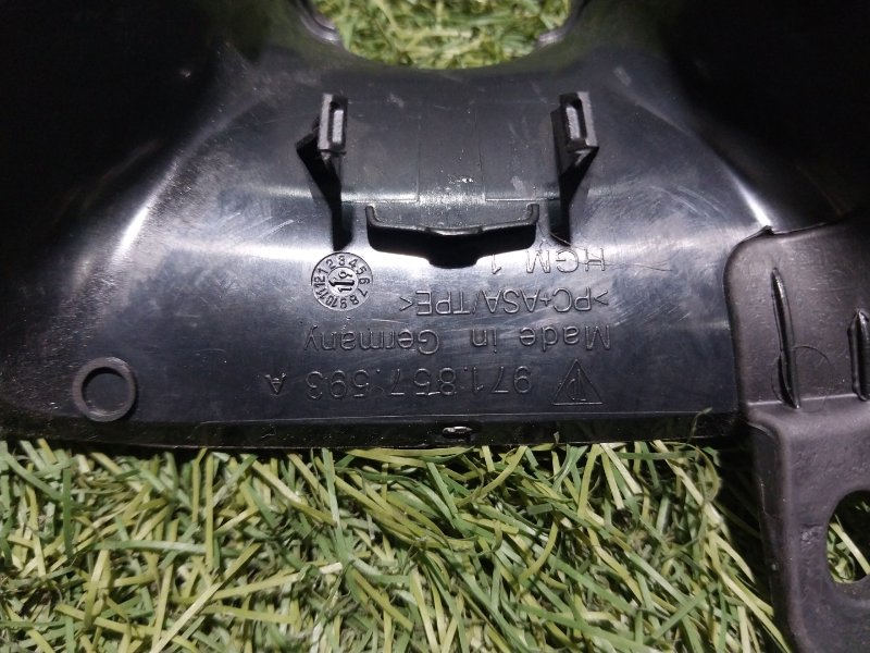 Крышка зеркала внутренняя левая