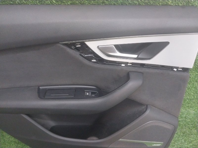 Обшивка двери задней левой