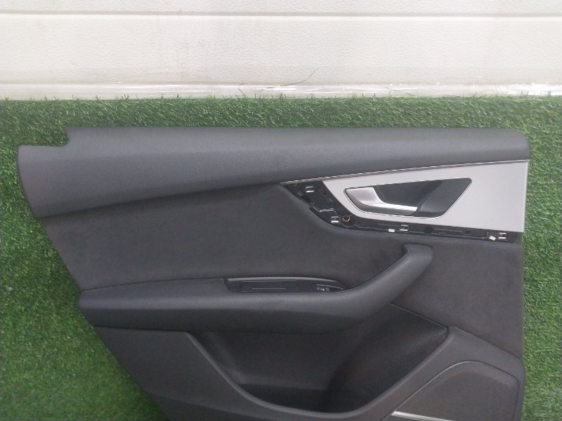 Обшивка двери задней левой