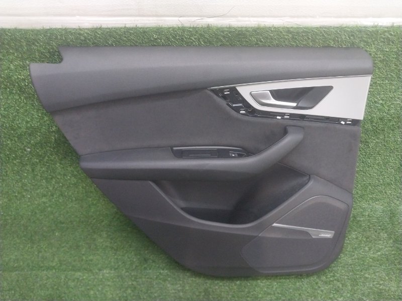 Обшивка двери задней левой