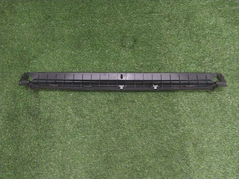 Кузовной элемент