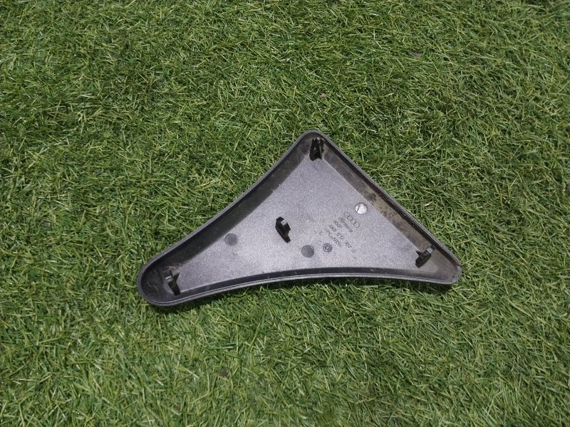 Накладка двери передней левой