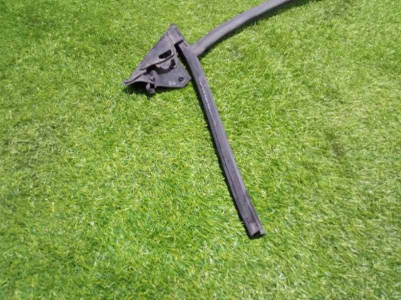 Уплотнитель стекла двери