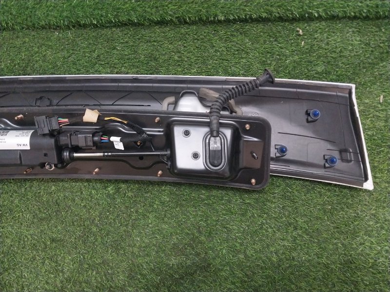 Спойлер (дефлектор) крышки багажника