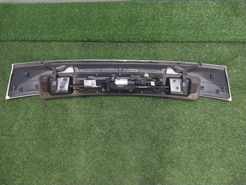 Спойлер (дефлектор) крышки багажника