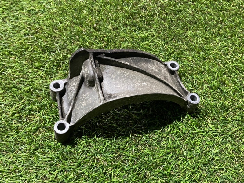 Кронштейн генератора