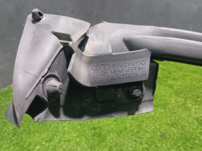 Уплотнитель стекла двери