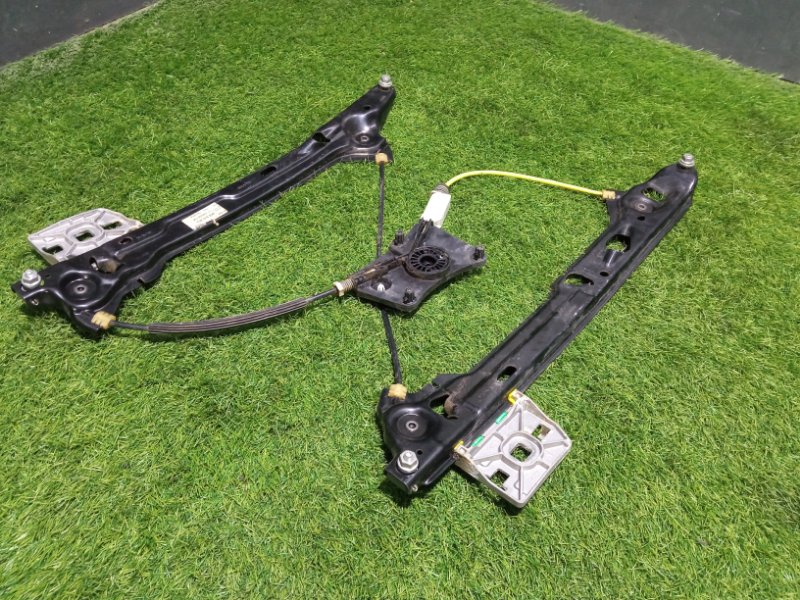 Стеклоподъемник электр. задний правый