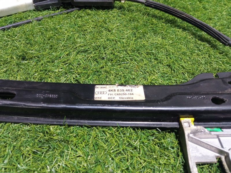 Стеклоподъемник электр. задний правый