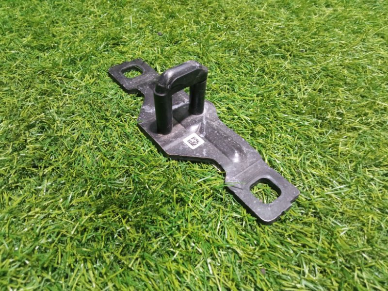 Ответная часть замка багажника