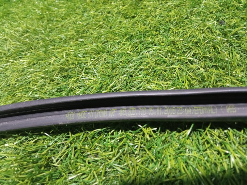 Уплотнитель двери