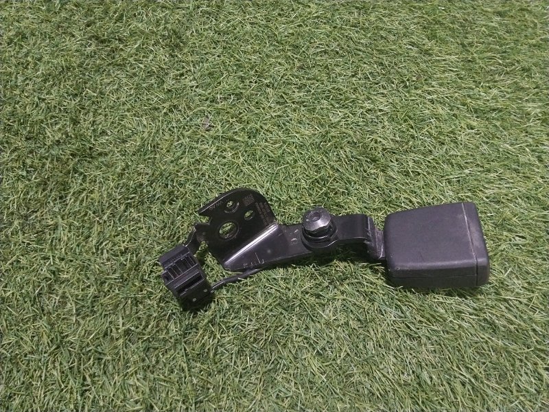 Ответная часть ремня безопасности