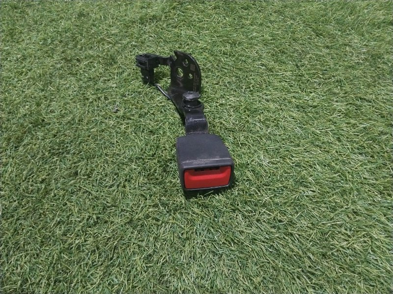 Ответная часть ремня безопасности