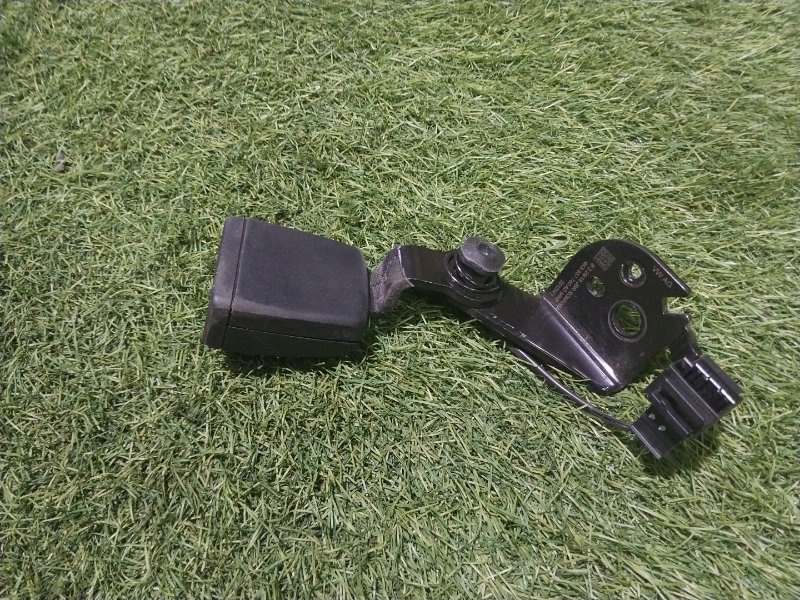 Ответная часть ремня безопасности