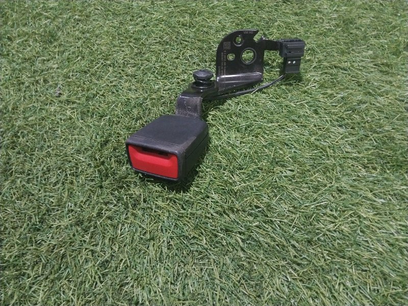 Ответная часть ремня безопасности