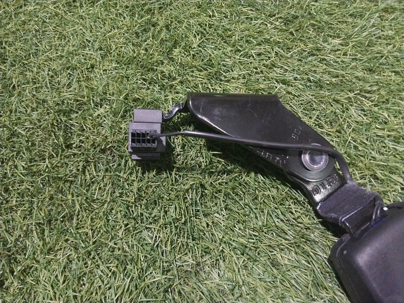 Ответная часть ремня безопасности