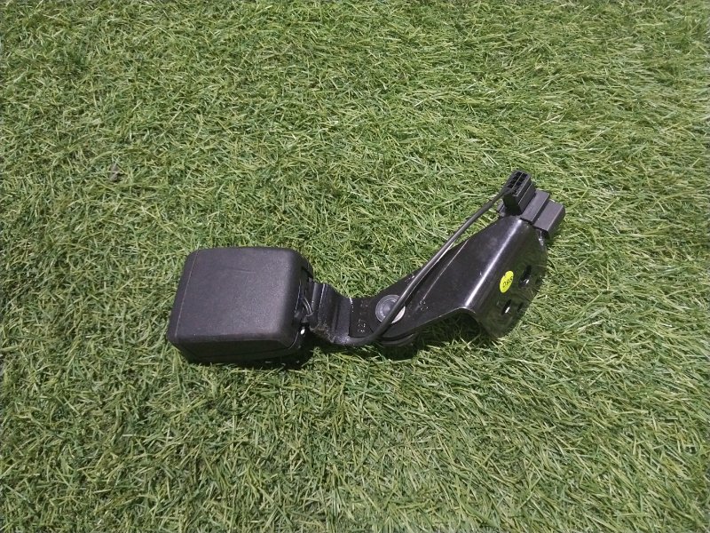 Ответная часть ремня безопасности