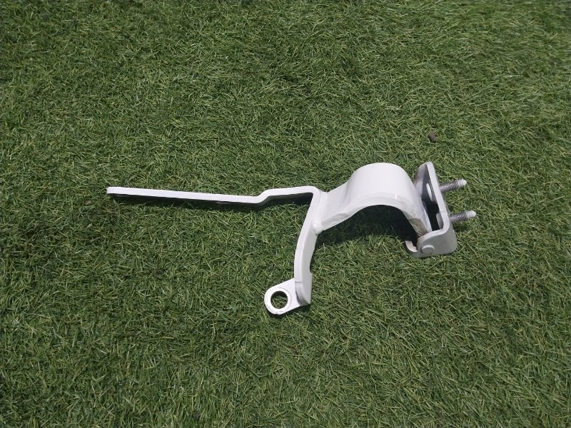 Петля крышки багажника