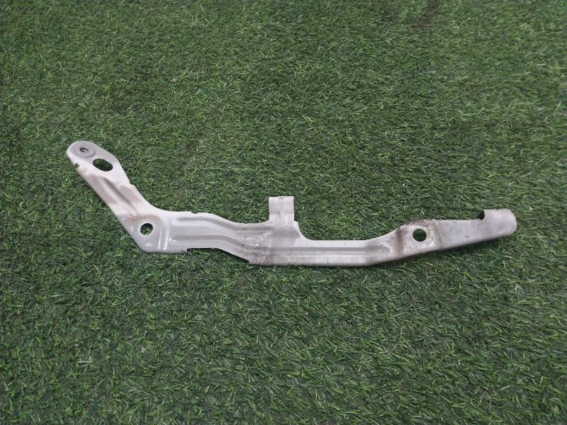 Кронштейн крепления крыла