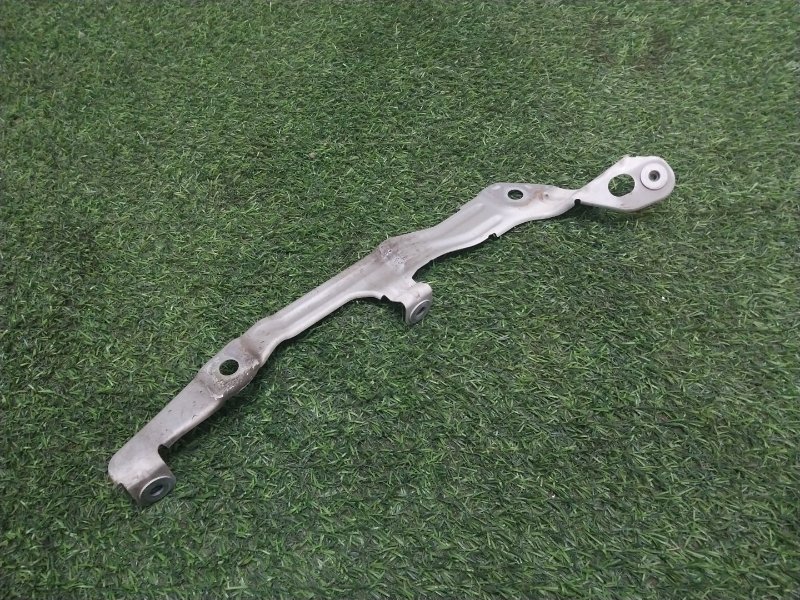 Кронштейн крепления крыла