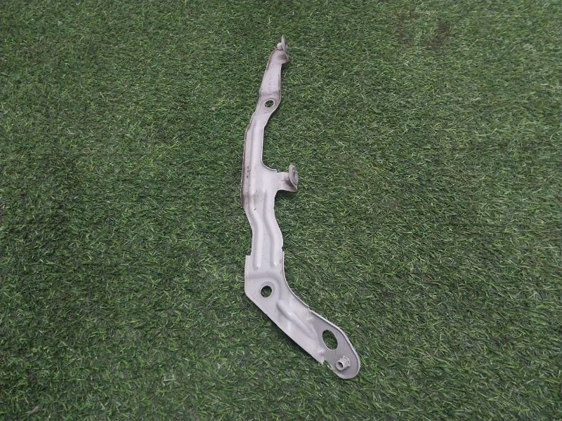 Кронштейн крепления крыла