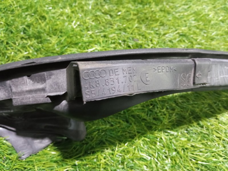 Уплотнитель двери