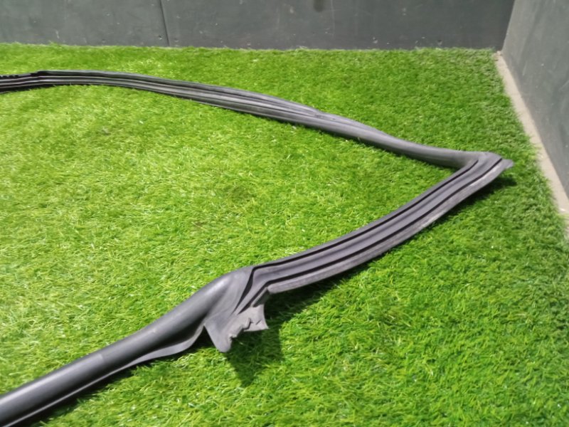 Уплотнитель двери