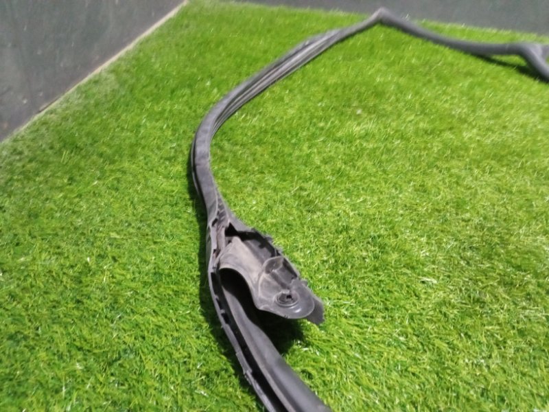 Уплотнитель двери