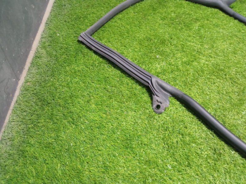 Уплотнитель двери