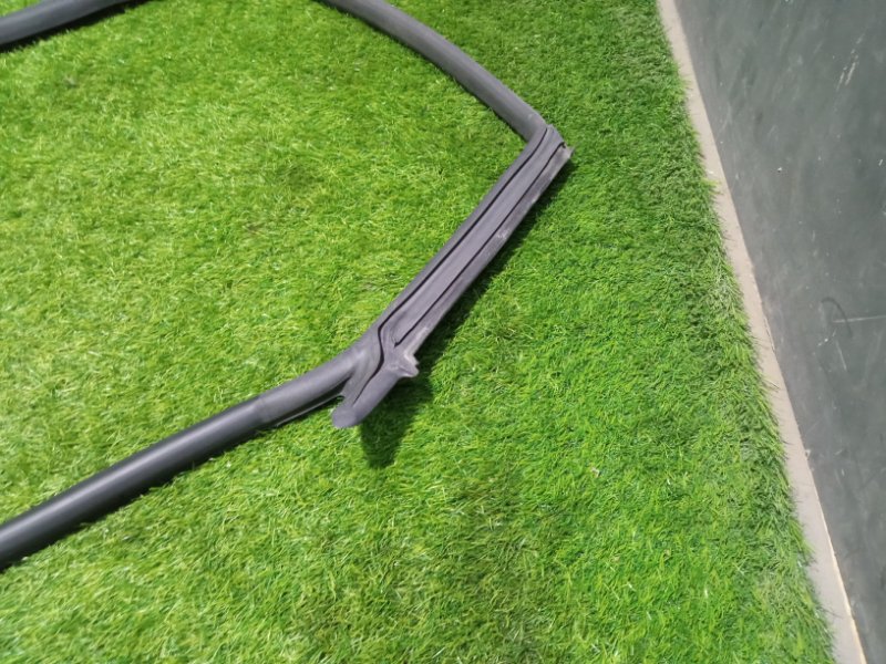 Уплотнитель двери