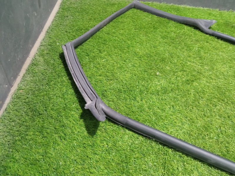 Уплотнитель двери