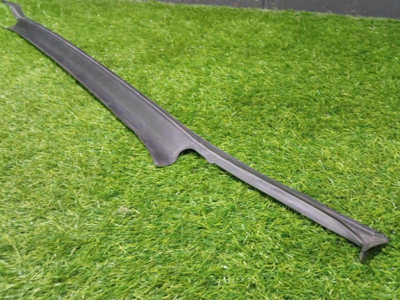 Накладка двери багажника