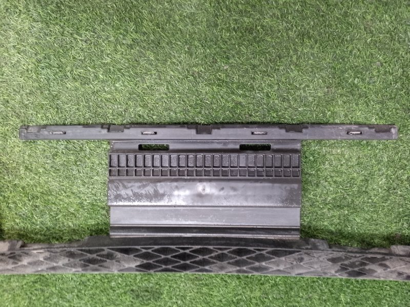 Кронштейн заднего бампера