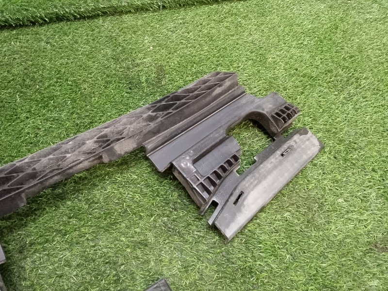 Кронштейн заднего бампера