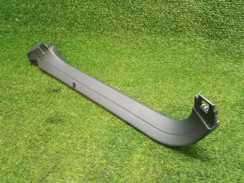 Обшивка двери багажника