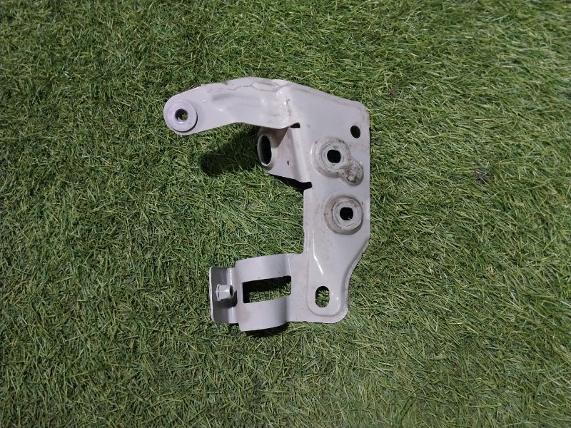 Кронштейн крепления крыла